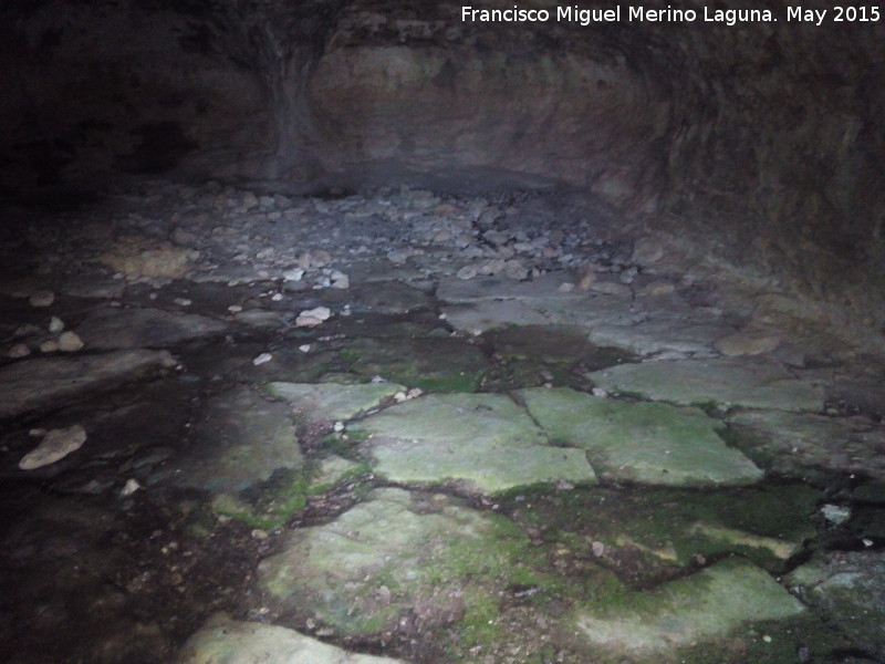 Cueva del Agua - Cueva del Agua. Enlosado