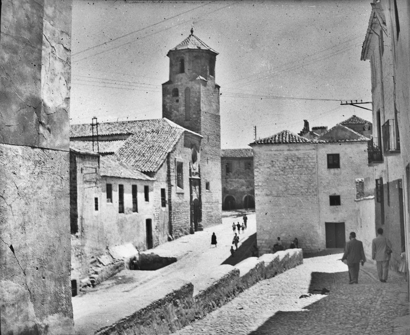 Plaza de la Magdalena - Plaza de la Magdalena. Foto antigua. Fotografa de Jaime Rosell Caada. Archivo IEG