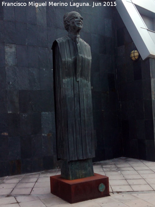 Monumento a Cesreo Rodrguez Aguilera - Monumento a Cesreo Rodrguez Aguilera. 