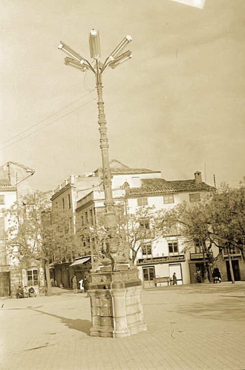 Plaza de Santa Mara - Plaza de Santa Mara. Foto antigua de la farola de San Agustn