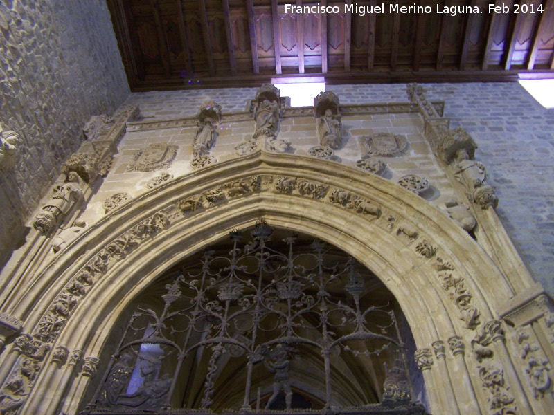 Colegiata de Santa Mara de los Reales Alczares. Capilla de los Becerra - Colegiata de Santa Mara de los Reales Alczares. Capilla de los Becerra. Portada