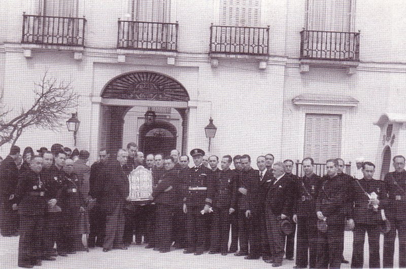 Santo Rostro - Santo Rostro. 1945. El Pardo. Autoridades provinciales despus de hacerse cargo del Santo Rostro, encontrado y recuperado en tierras francesas