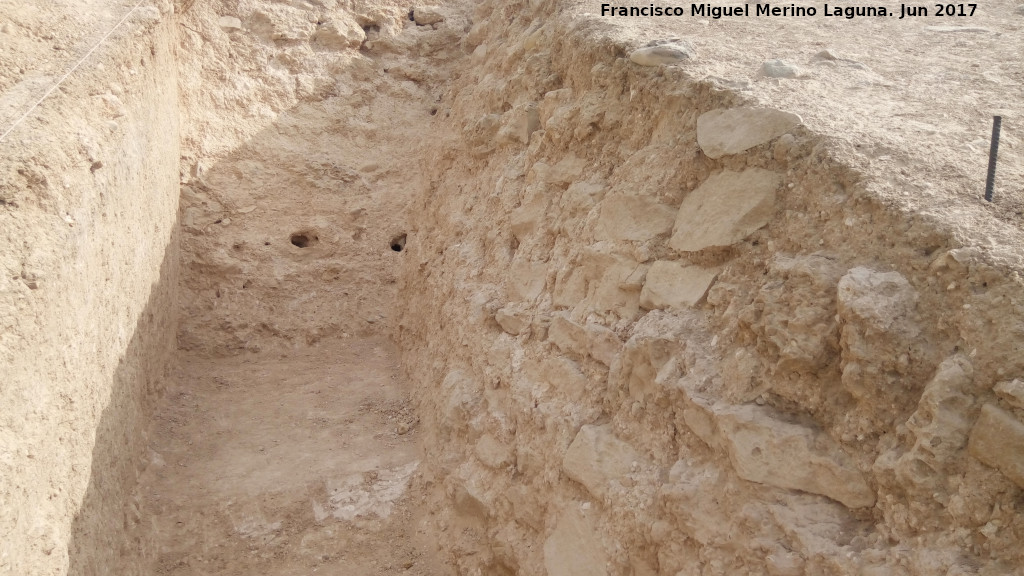 Plaza de Armas del Cerro de La Muela - Plaza de Armas del Cerro de La Muela. Muralla y torren