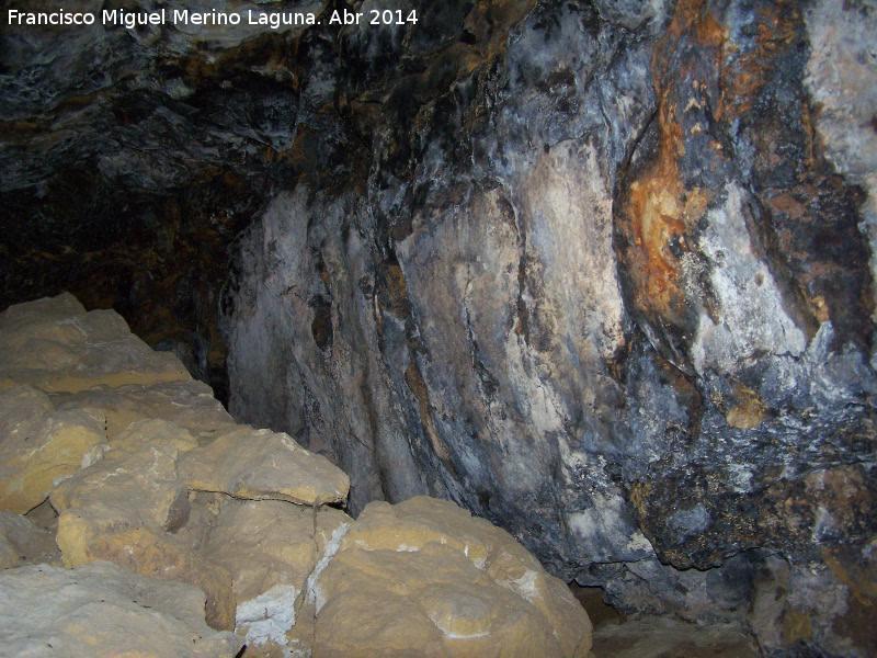 Oppidum de Giribaile. Cueva Santuario - Oppidum de Giribaile. Cueva Santuario. Interior