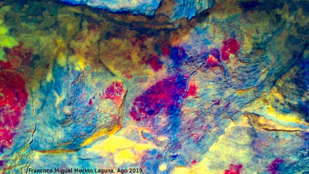 Pinturas rupestres de la Cueva de Ro Fro - Pinturas rupestres de la Cueva de Ro Fro. Tratada con Dstretch