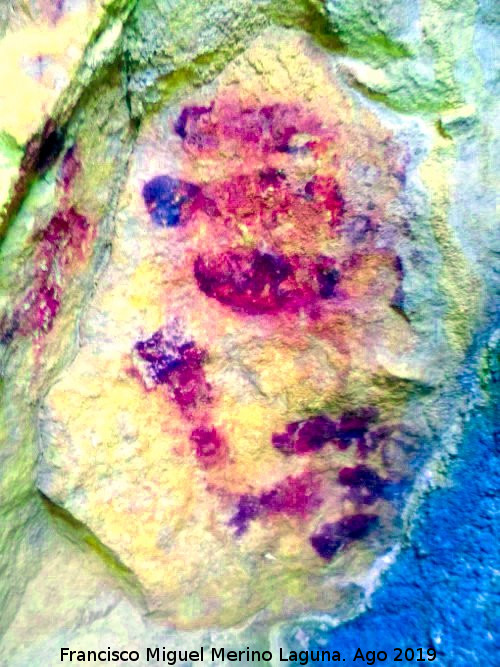 Pinturas rupestres de la Cueva de Ro Fro - Pinturas rupestres de la Cueva de Ro Fro. Tratada con Dstretch
