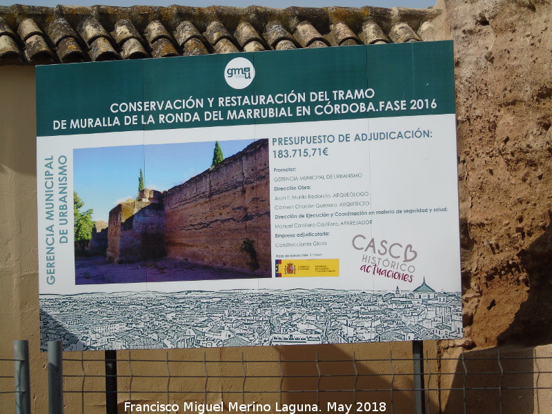 Muralla del Marrubial - Muralla del Marrubial. Cartel de la reconstruccin