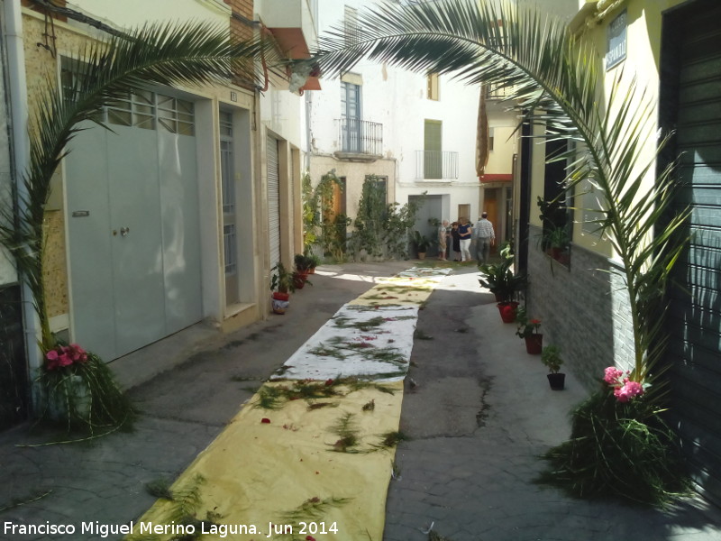 Calle de la Hispanidad - Calle de la Hispanidad. Adornada para el Corpus