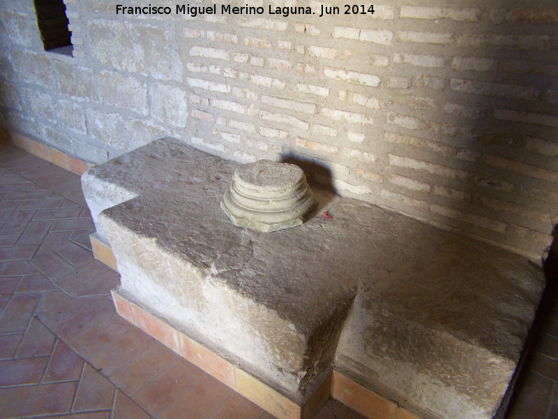 Castillo de Sabiote. Torre Baluarte - Castillo de Sabiote. Torre Baluarte. Base de columna