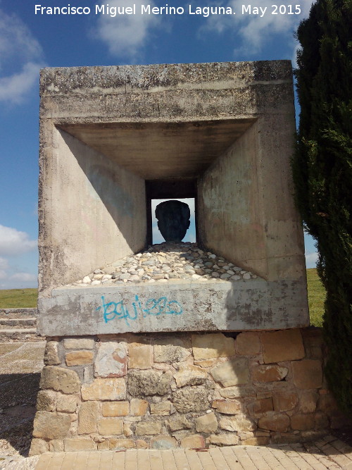 Antonio Machado - Antonio Machado. Monumento a Antonio Machado - Baeza