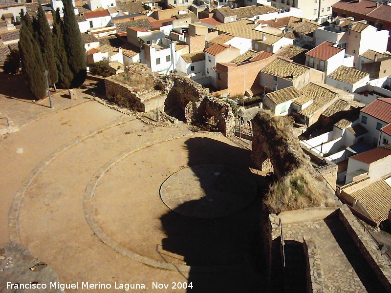 Castillo de Jdar - Castillo de Jdar. Plaza de armas convertida en auditorio y murallas