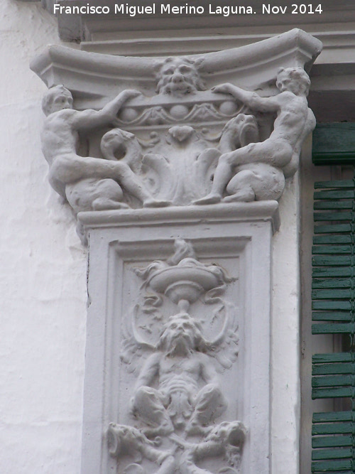 Casa de la Calle del Ro n 27 - Casa de la Calle del Ro n 27. Capitel