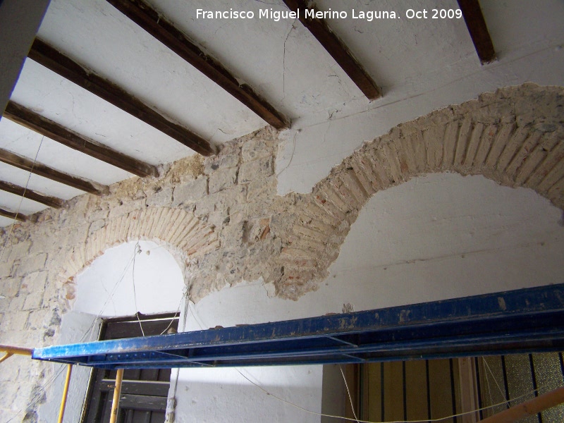 Palacio del Vizconde - Palacio del Vizconde. Arcos embutidos en la pared hacia la fachada