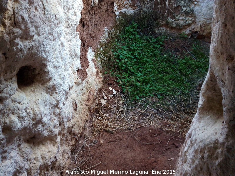 Cuevas Piquita. Cueva III - Cuevas Piquita. Cueva III. Tranca para la cuadra