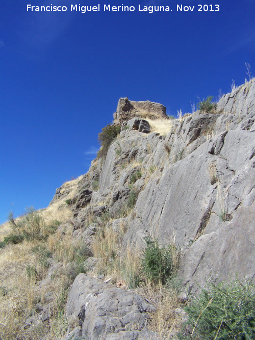 Castillo Vboras - Castillo Vboras. Paredes rocosas en donde se asienta el castillo