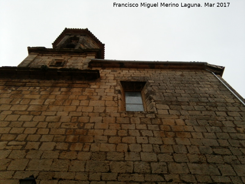 Iglesia de San Juan Bautista - Iglesia de San Juan Bautista. Lateral de la Calle Donantes de Sangre y ventana original