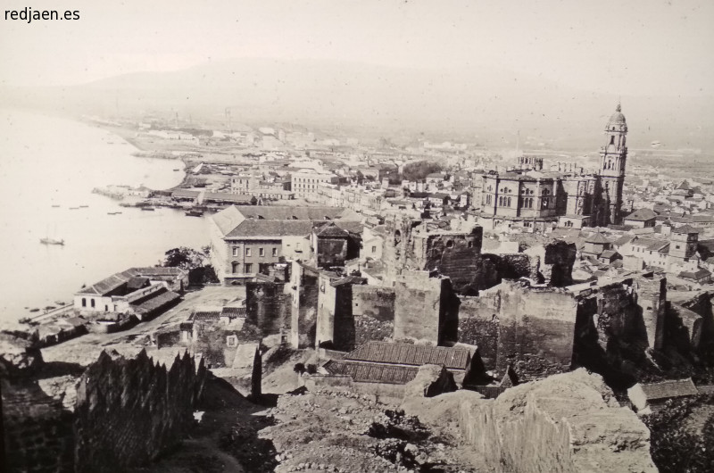 Alcazaba de Mlaga - Alcazaba de Mlaga. Foto antigua. Antes de reconstruir