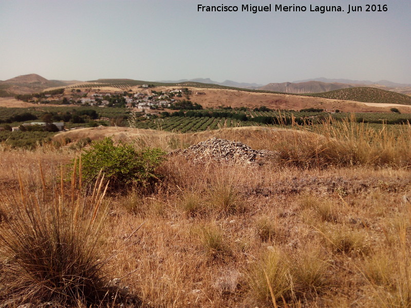 Hipogeo de Hornos de Peal - Hipogeo de Hornos de Peal. Vistas desde el hipogeo