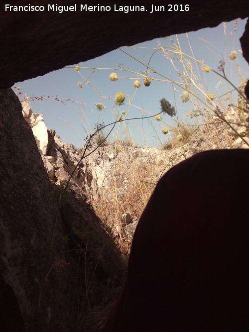 Hipogeo de Hornos de Peal - Hipogeo de Hornos de Peal. Vista desde el interior