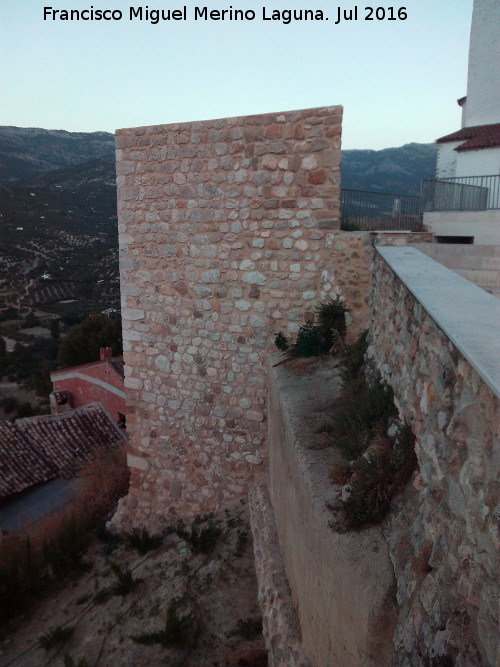 Murallas de Quesada - Murallas de Quesada. Torren reconstruido en el Mirador de la Baranda