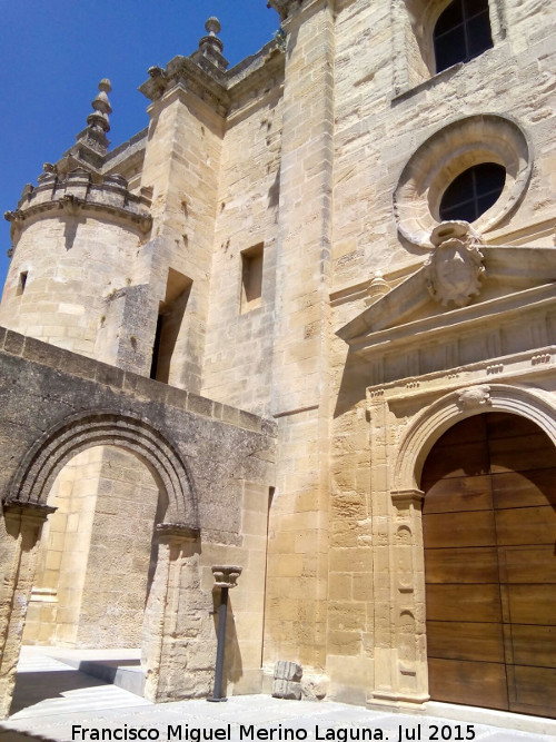 La Mota. Iglesia Mayor Abacial. Claustro - La Mota. Iglesia Mayor Abacial. Claustro. 