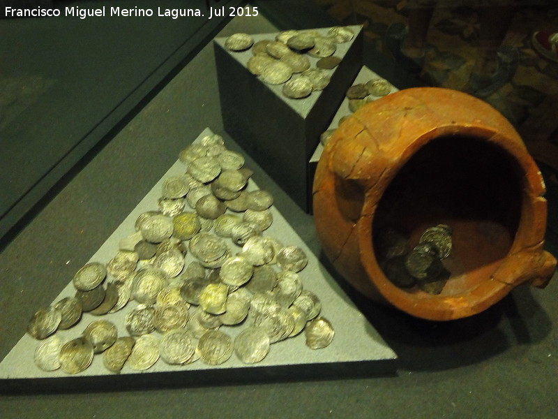 Tesoro de Ermita Nueva - Tesoro de Ermita Nueva. Monedas califales. Museo de la Ciudad