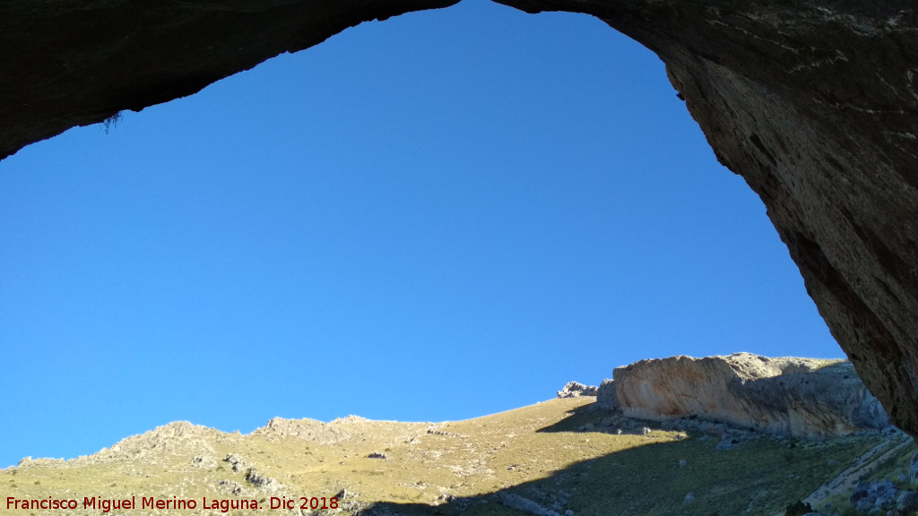 Cueva del Portillo - Cueva del Portillo. Vistas