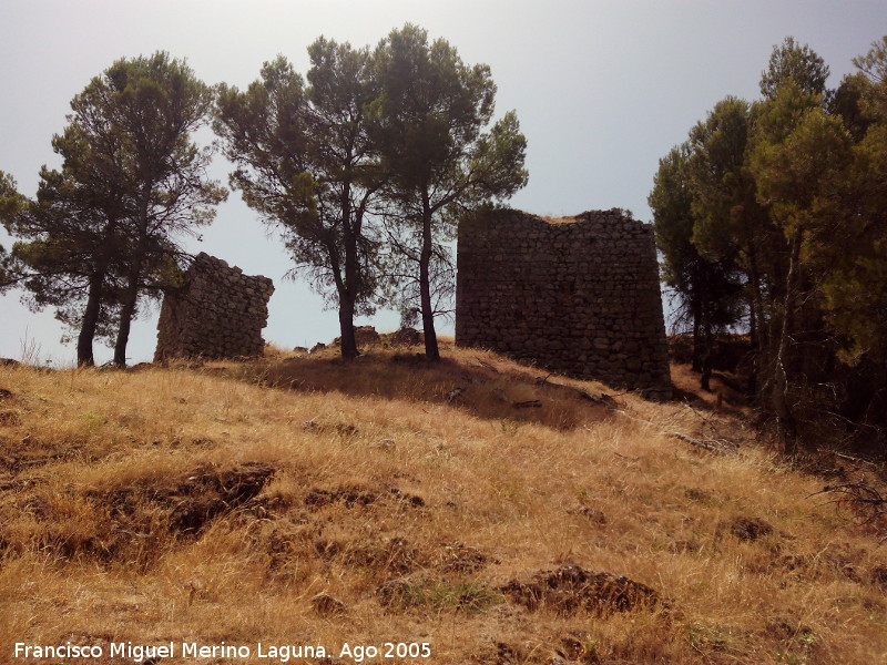 Castillo de Arenas. Recinto Inferior - Castillo de Arenas. Recinto Inferior. Puerta del Castillo