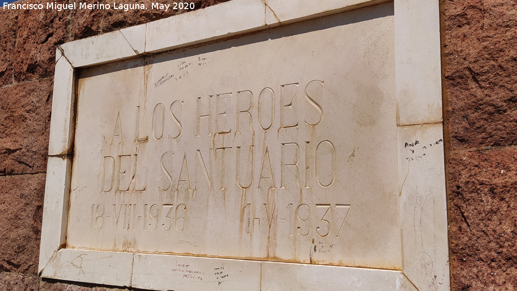 Virgen de la Paz - Virgen de la Paz. Placa a los H�roes del Santuario