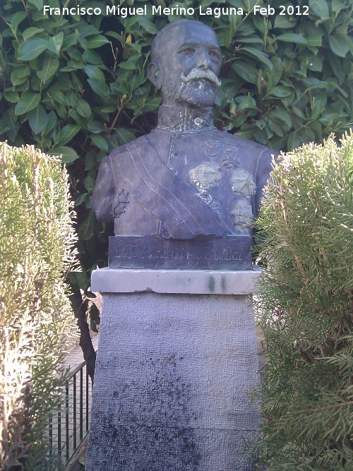 Joaqun Ruiz Jimnez - Joaqun Ruiz Jimnez. Monumento a Ruiz Jimnez - Jan
