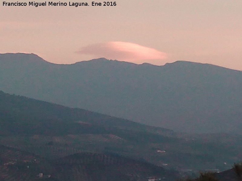 Nube lenticular - Nube lenticular. En la Sierra de Grajales