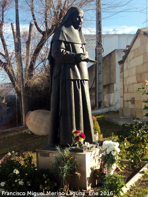 Monumento a Santa ngela de la Cruz - Monumento a Santa ngela de la Cruz. 