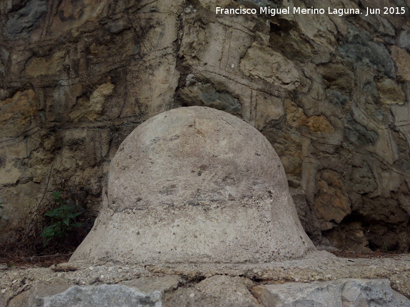 Muro de la Senda de los Huertos - Muro de la Senda de los Huertos. Bala de catapulta