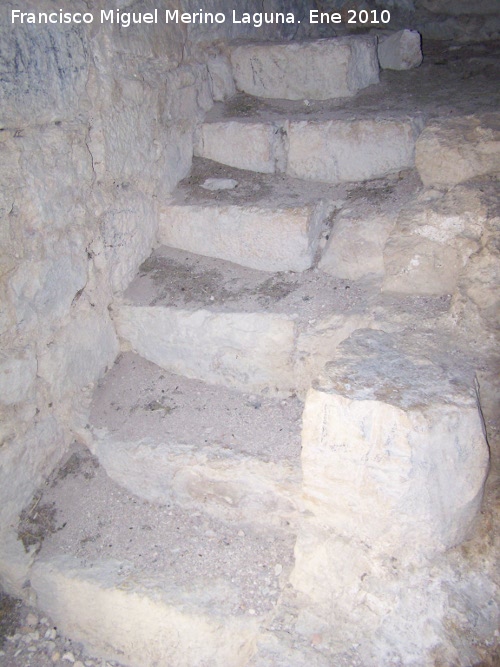 Castillo de Otiar. Torre del Homenaje - Castillo de Otiar. Torre del Homenaje. Escalera de acceso a la segunda planta