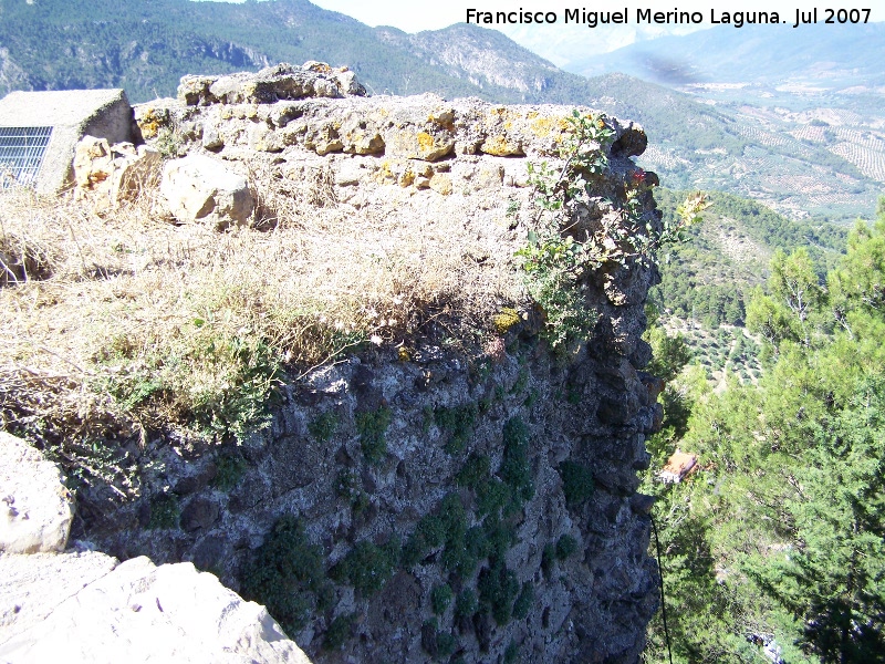 Murallas exteriores del castillo - Murallas exteriores del castillo. Quiebro de la muralla