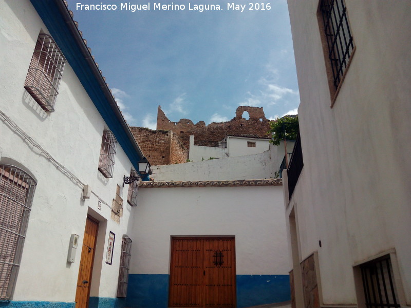 Calle Iglesia - Calle Iglesia. Vistas del Castillo Nuevo