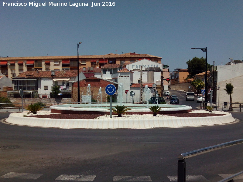 Rotonda de la Avenida del Pisar - Rotonda de la Avenida del Pisar. 