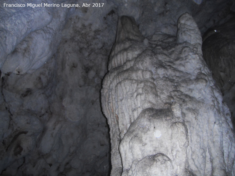 Cueva de los Esqueletos - Cueva de los Esqueletos. Formaciones rocosas