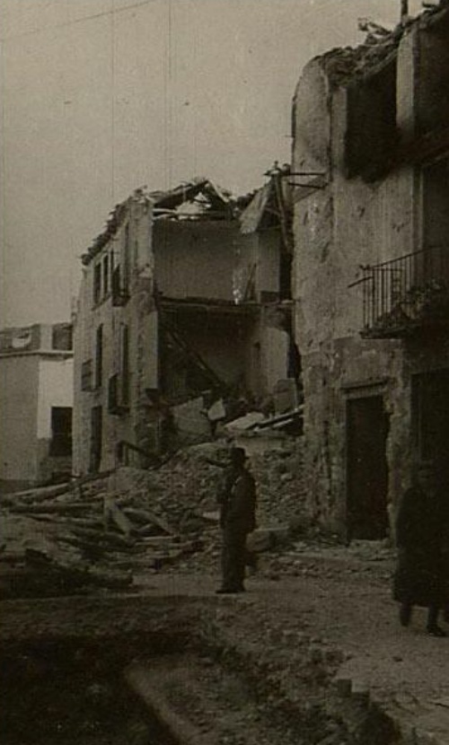 Historia de Jan. Cados de la Guerra Civil - Historia de Jan. Cados de la Guerra Civil. Plaza San Ildefonso. Bombardeo de Jan