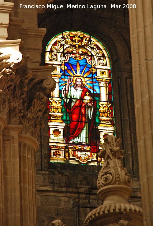 Catedral de Jan. Vidrieras - Catedral de Jan. Vidrieras. Vidriera central de la fachada. Salvator Mundi