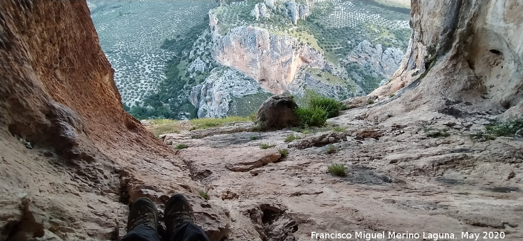 Pinturas rupestres de la Cueva de los Molinos - Pinturas rupestres de la Cueva de los Molinos. Zona de molienda