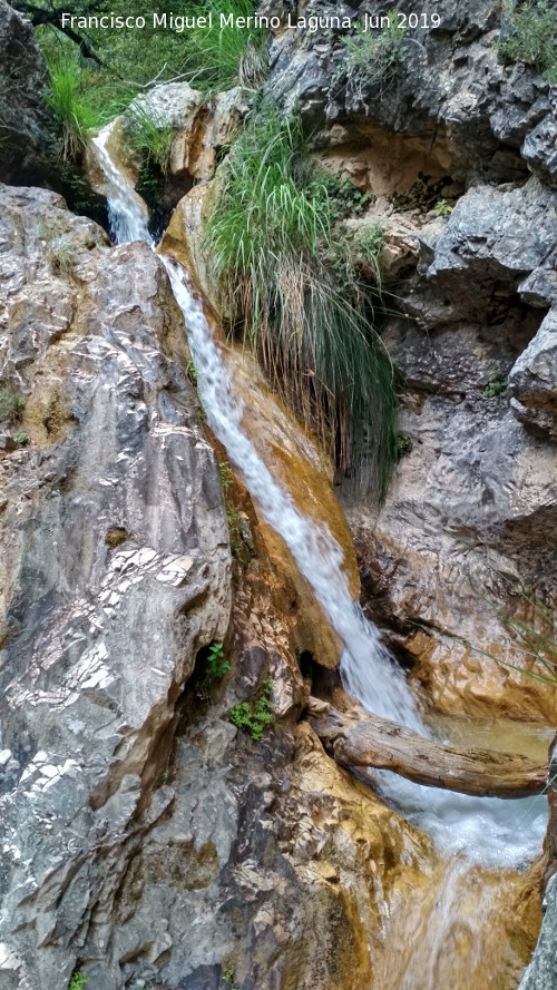 Aguascebas Grande - Aguascebas Grande. Cascada aguas arriba de la Cueva del Peinero