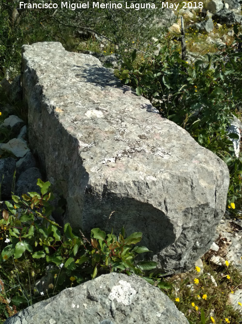 Cantera de los Bastianes - Cantera de los Bastianes. Pilar cuadrangular