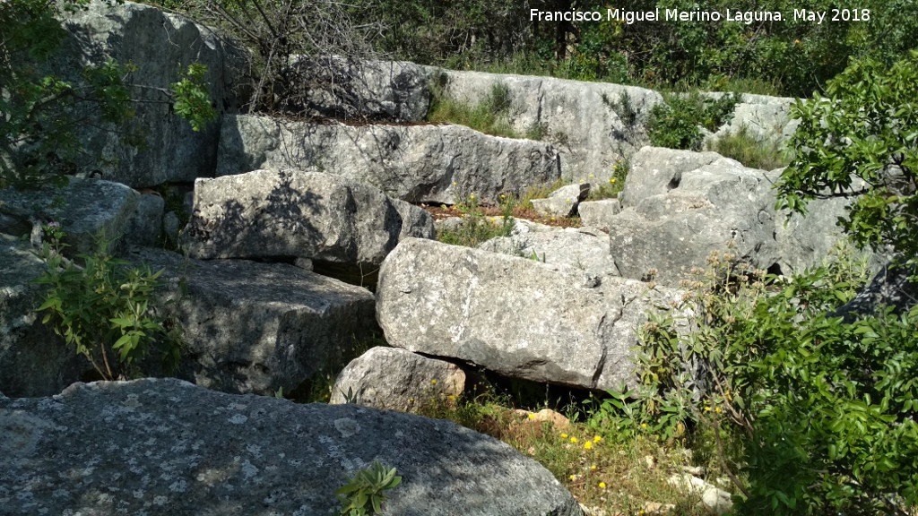 Cantera de los Bastianes - Cantera de los Bastianes. Sillares