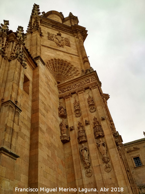 Convento de San Esteban - Convento de San Esteban. Lateral de la fachada