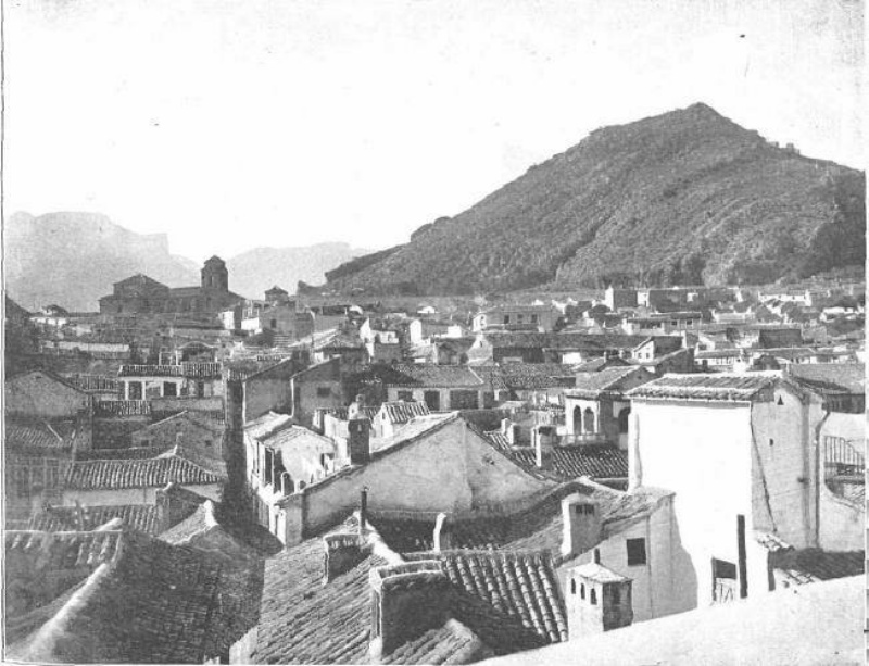 Historia de Jan. Siglo XX - Historia de Jan. Siglo XX. Jan 1929. Caserio visto desde la calle Maestra Baja con la calle Escuelas ascendiendo hacia la calle Maestra Alta y la Merced