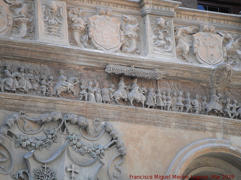 Ayuntamiento de Tarazona - Ayuntamiento de Tarazona. Procesin de coronacin del emperador Carlos V en Bolonia