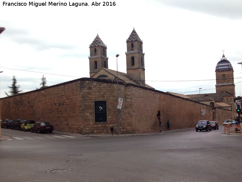 Hospital de Santiago. Patio Trasero - Hospital de Santiago. Patio Trasero. Muros del patio trasero