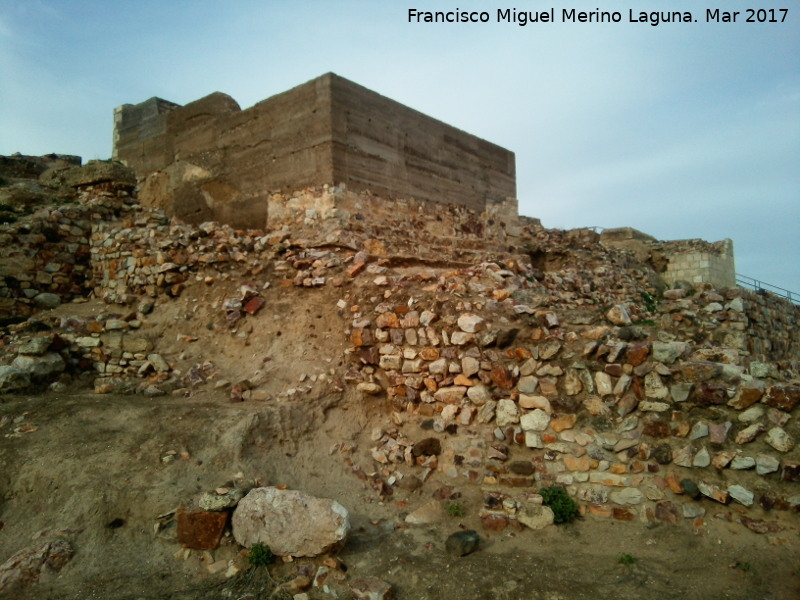 Castillo de Alarcos - Castillo de Alarcos. Torren Suroeste y Torren Sur