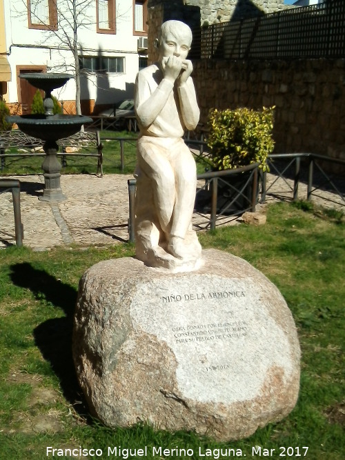 Escultura Nio de la Harmnica - Escultura Nio de la Harmnica. 